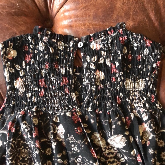 Black Floral Tank - Picture 4 of 7